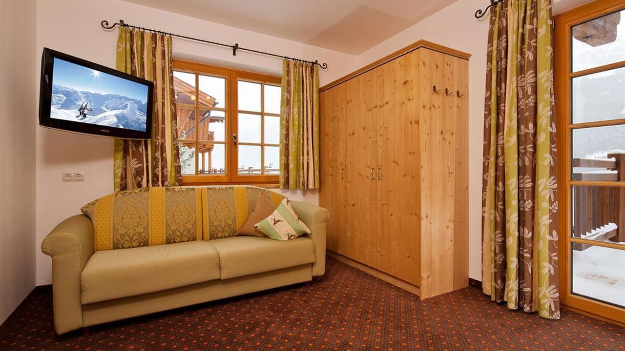 Schlafzimmer mit Ausziehsofa Schlafzimmer mit Ausziehsofa